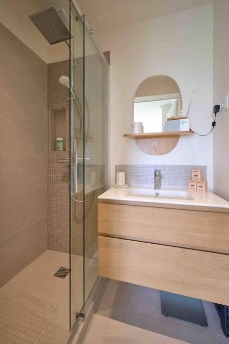 Marais - Parents Suite & Kids Room With Park View *